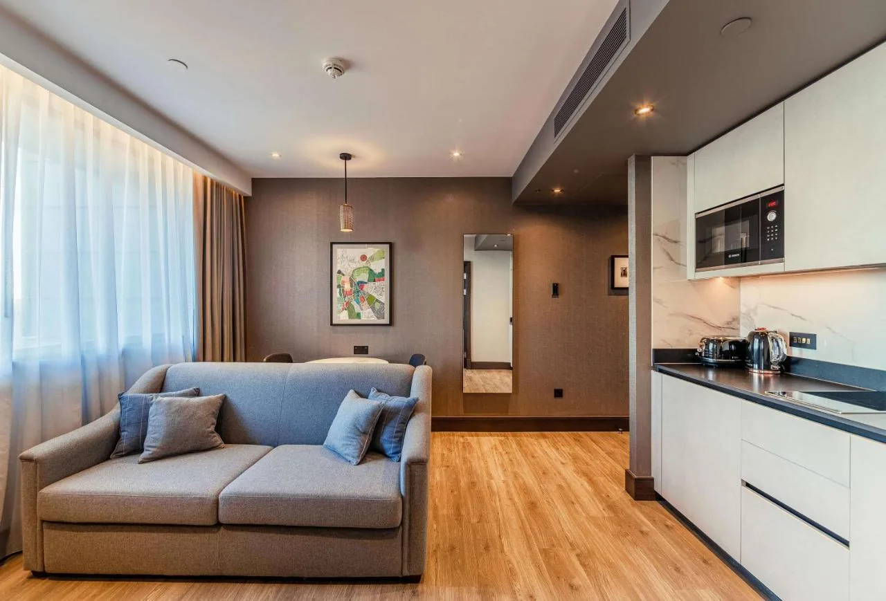 The Barton Apartment Suite