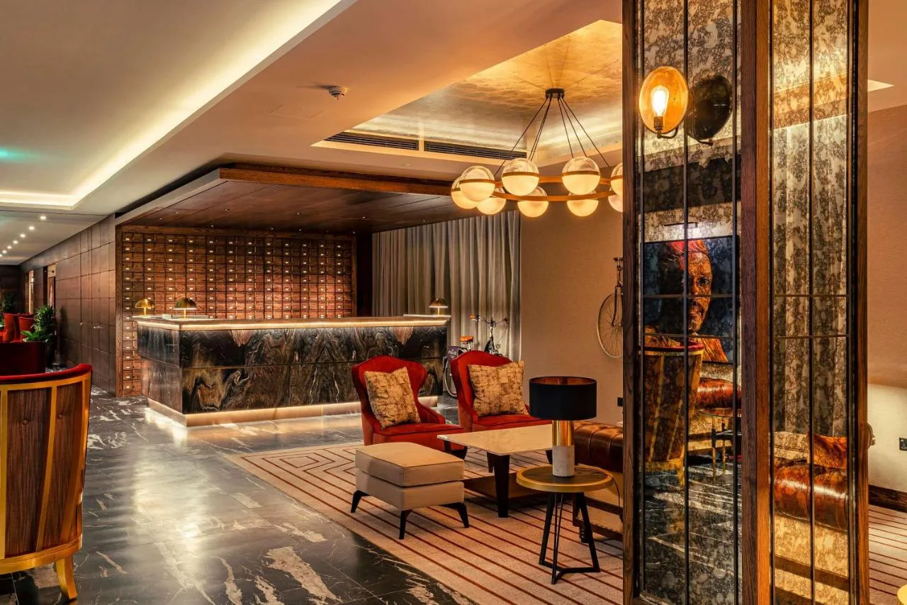 The Newton Superior Studio Suite
